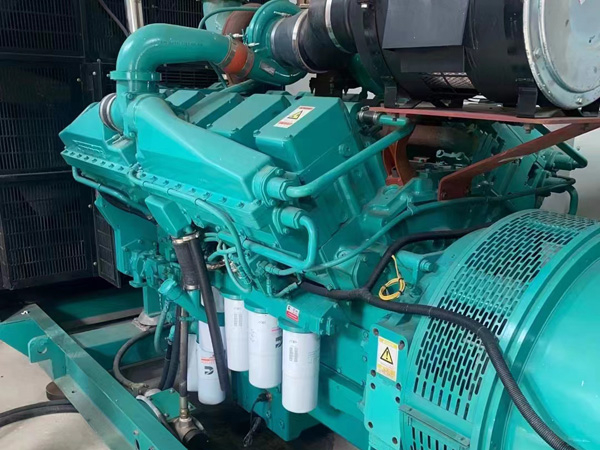 麻城更换100kW柴油发电机组机油时，需要注意哪些事项？